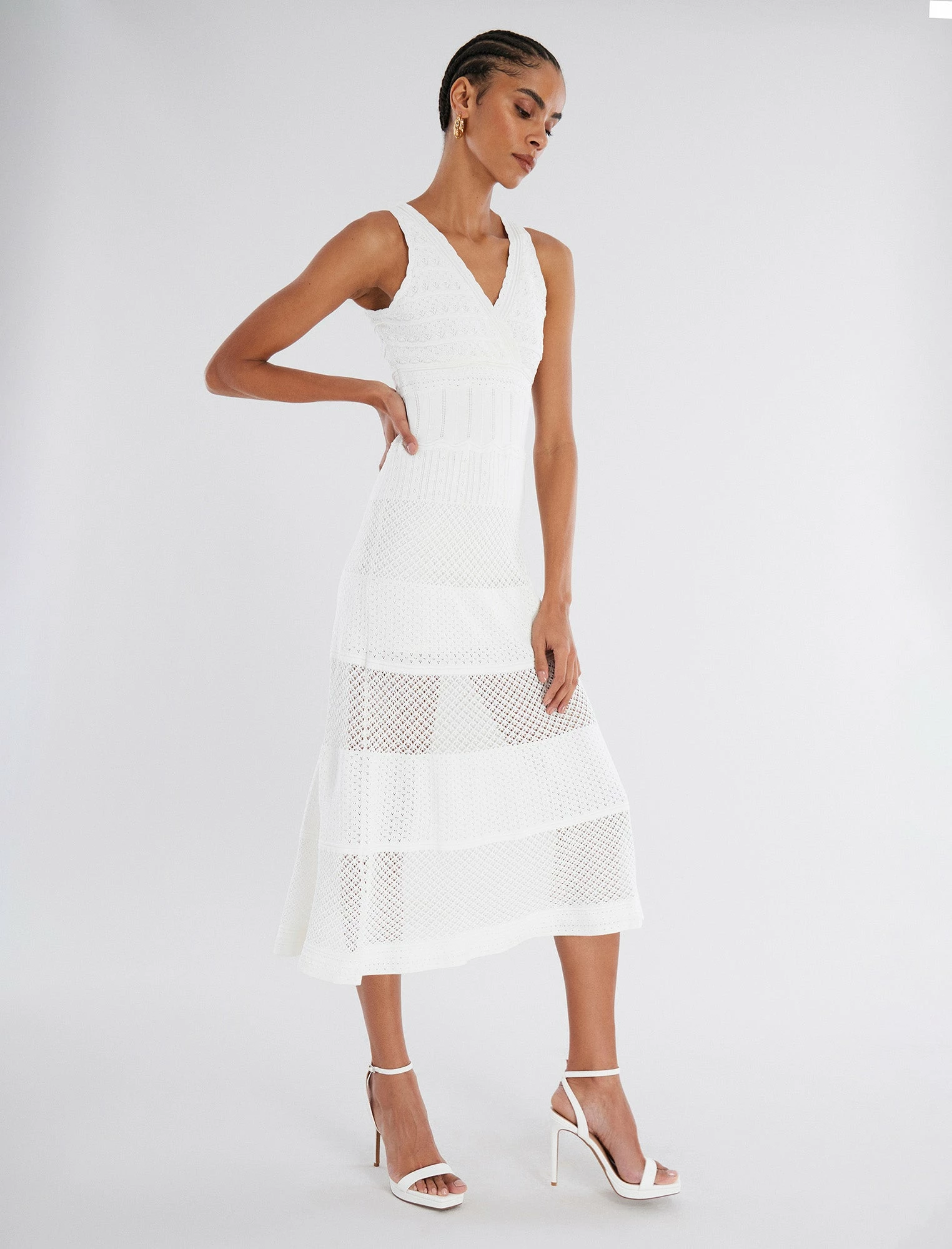 BCBGMAXAZRIA Adrienne V-Neck Fit-And-Flare Dress 6 BCBGMAXAZRIA Adrienne V-Neck Fit-And-Flare Dress - Image 4