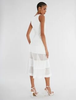 BCBGMAXAZRIA Adrienne V-Neck Fit-And-Flare Dress 15 BCBGMAXAZRIA Adrienne V-Neck Fit-And-Flare Dress -Bcbg Shop 2.28 D 2XX1S04E GAR 4