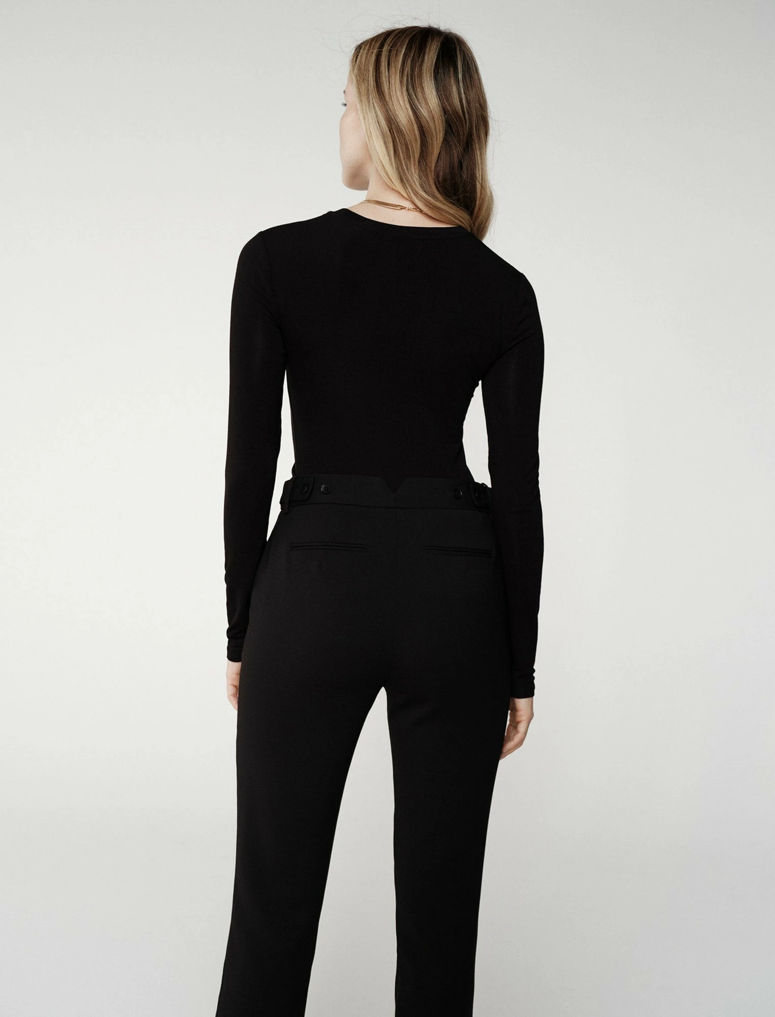 BCBGMAXAZRIA Long Sleeve Tee 6 BCBGMAXAZRIA Long Sleeve Tee - Image 4