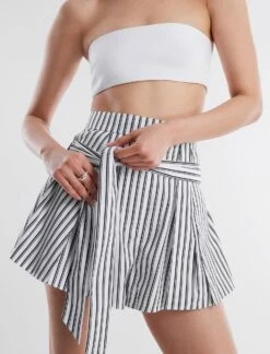 BCBGMAXAZRIA Meg Silky High-Waisted Short 16 BCBGMAXAZRIA Meg Silky High-Waisted Short -Bcbg Shop 4.30 B AFW70519 115 6