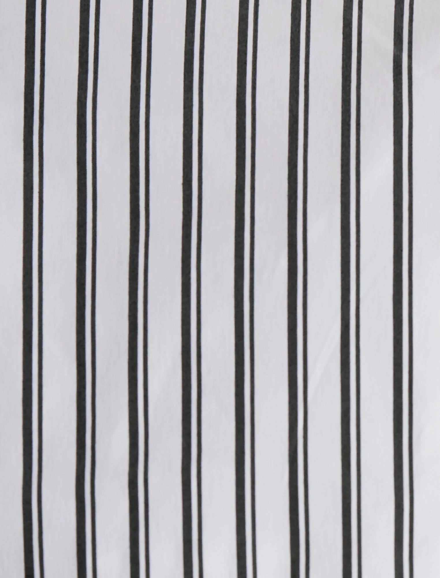 BCBGMAXAZRIA Meg Silky High-Waisted Short 9 BCBGMAXAZRIA Meg Silky High-Waisted Short - Image 7