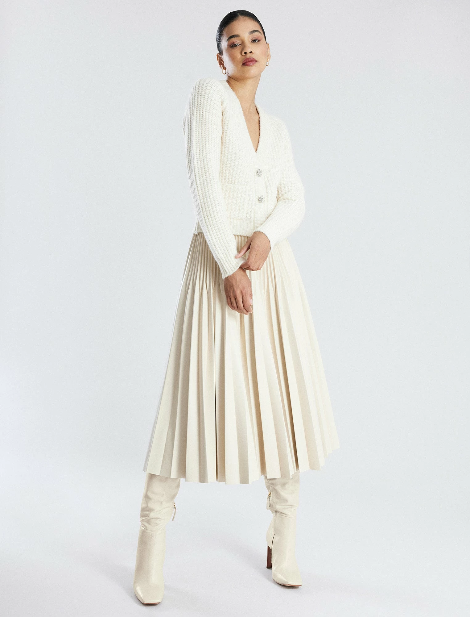 BCBGMAXAZRIA Audette Faux Leather Pleated Midi Skirt 4 BCBGMAXAZRIA Audette Faux Leather Pleated Midi Skirt - Image 2