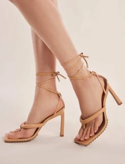 BCBGMAXAZRIA Pelia Thong Sandal Heel -Bcbg Shop MX2PEL28 7